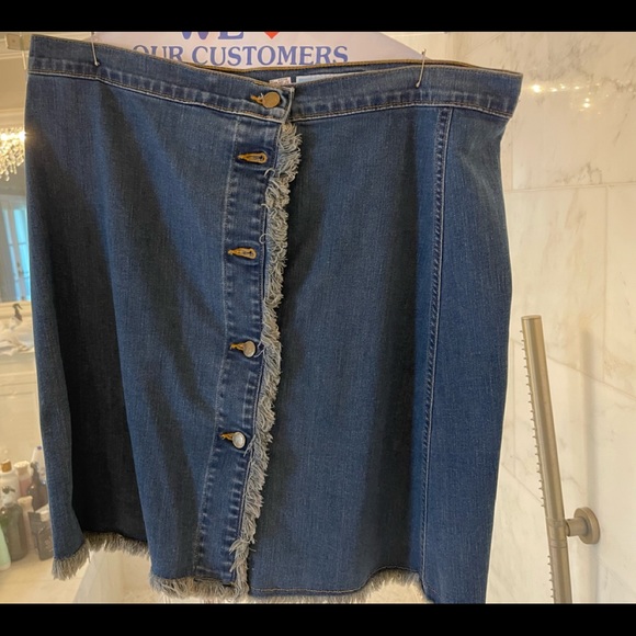 Draper James Dresses & Skirts - Denim DRaper James Fray Button Skirt